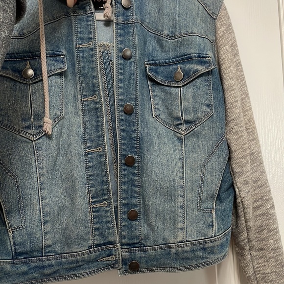 Juniors Sweater-Denim Jacket - Picture 4 of 10